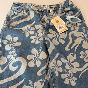 XS Tiger Mist Hibiscus Jeans / I have matching Shirt as well